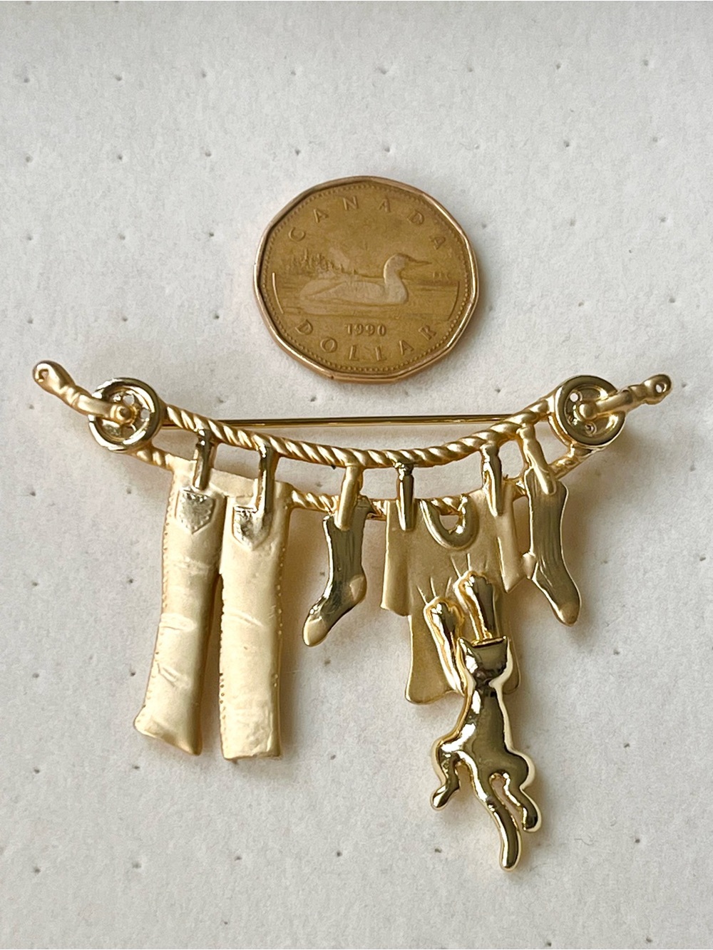 Vintage AJC Signed Gold Tone Playful Cat on Clothesline Whimsical Dangle Brooch